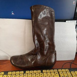 Kenneth Cole Reaction Women Low Heel Riding Boot Faux Leather Brown Sz6 PreLoved